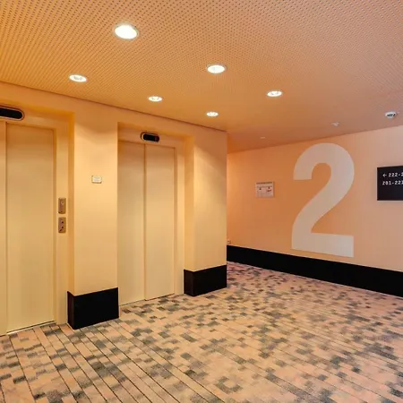 Meininger Hauptbahnhof فندق