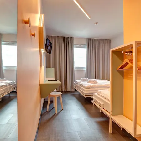 ホテル Meininger Hauptbahnhof 3*