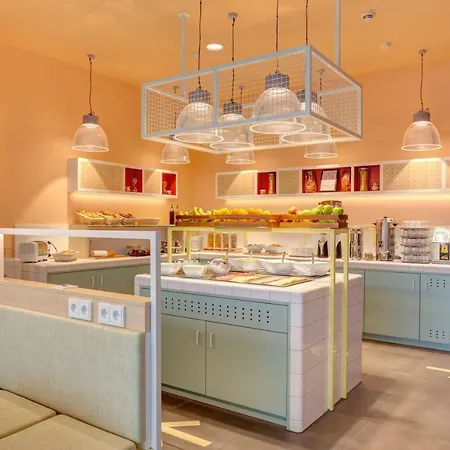 Meininger Hauptbahnhof 3* Heidelberg