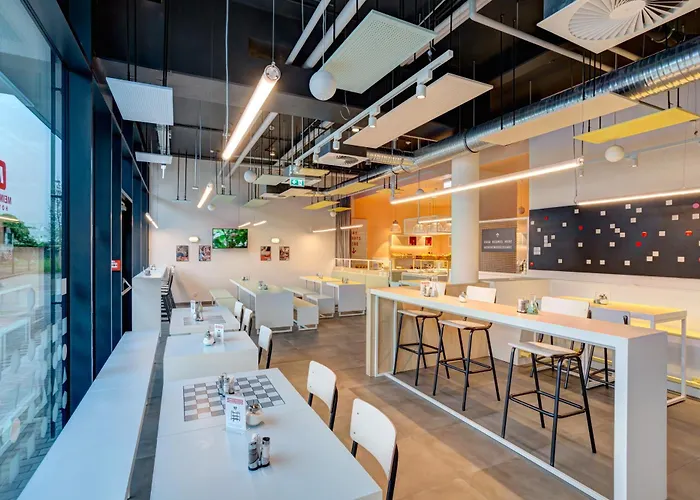 Meininger Hauptbahnhof 3*