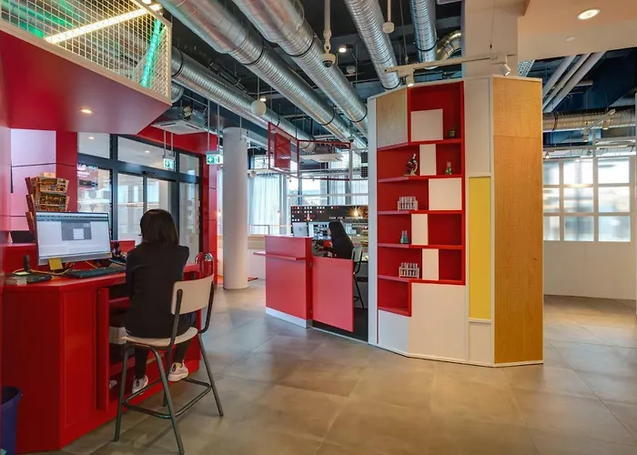 Hotel Meininger Hauptbahnhof 3*